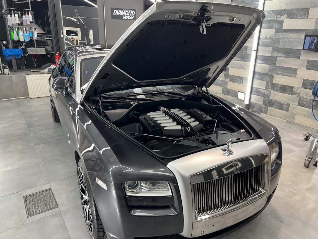 czyszczenie komory silnika, studio Detailing, Detailing warszawa, rolls royce ghost, Detailing rolls royce 